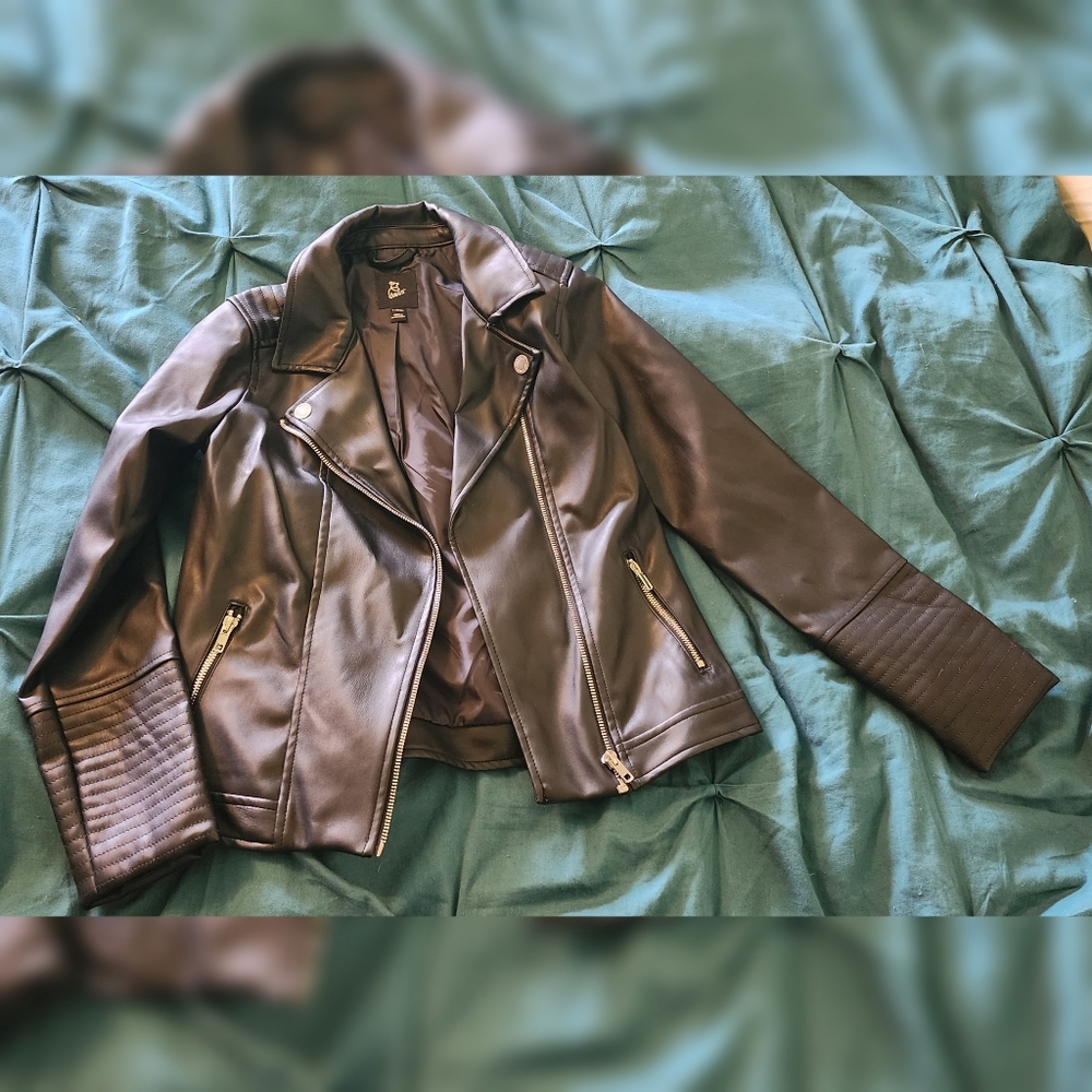 Girl's black faux leather jacket 10/12